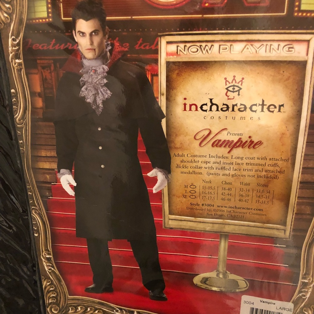 Men’s vampire Halloween costume size Large
